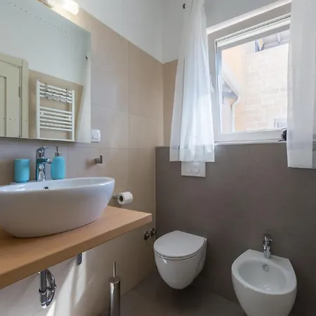 In Deklici With Infinity Pool & Sea Views Villa Kaštelir