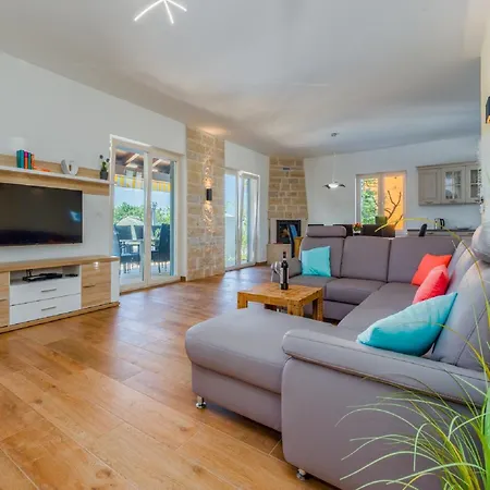 Villa In Deklici With Infinity Pool & Sea Views