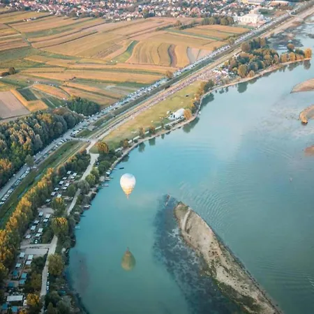 Villa In Deklici With Infinity Pool & Sea Views Kaštelir