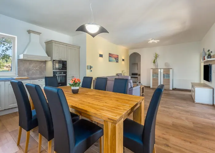 In Deklici With Infinity Pool & Sea Views 빌라