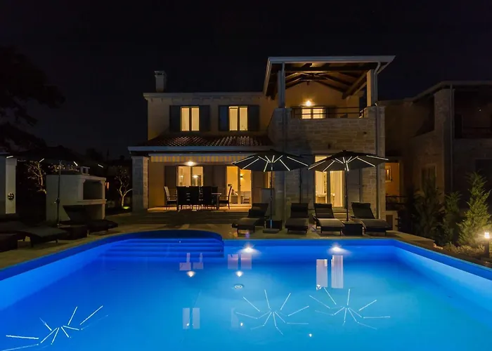 In Deklici With Infinity Pool & Sea Views *