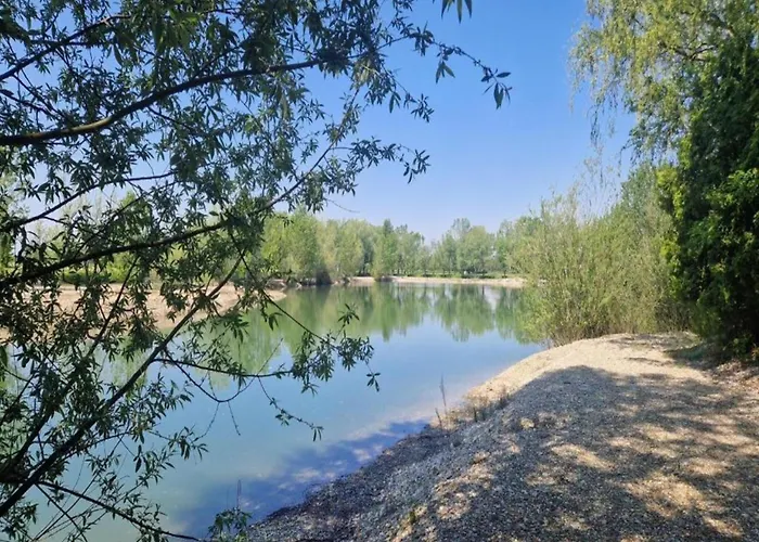 In Deklici With Infinity Pool & Sea Views Kaštelir
