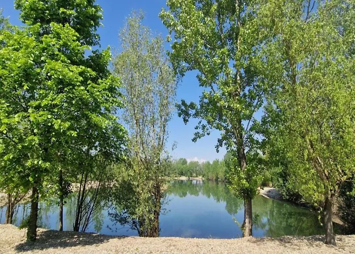 In Deklici With Infinity Pool & Sea Views Kaštelir